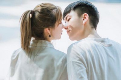 ​十二星座女的“初吻”献给了谁？射手是同桌、金牛是初恋