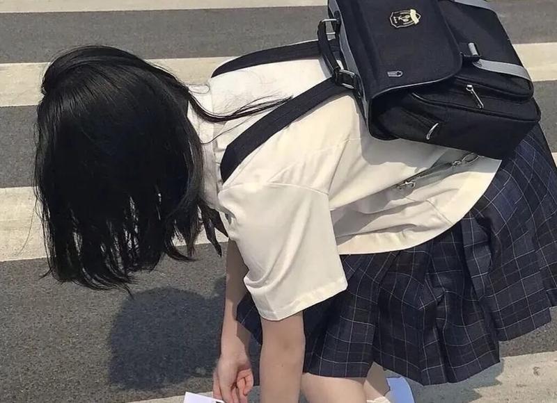 形容肚子非常饿的句子 形容肚子非常饿的句子发朋友圈