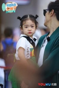 ​戚薇李承铉之女李乐琪lucky超萌超可爱，号称小戚薇