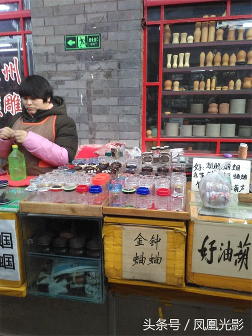 市场上的一只蝈蝈才30块钱，没想到喜欢的人还不少！