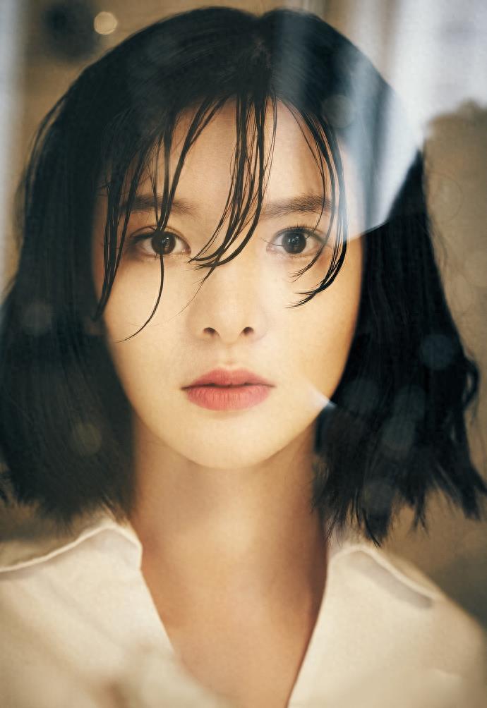 董妮娜凭清新气质深受观众喜爱，与朱一龙主演的《天网行动》定档