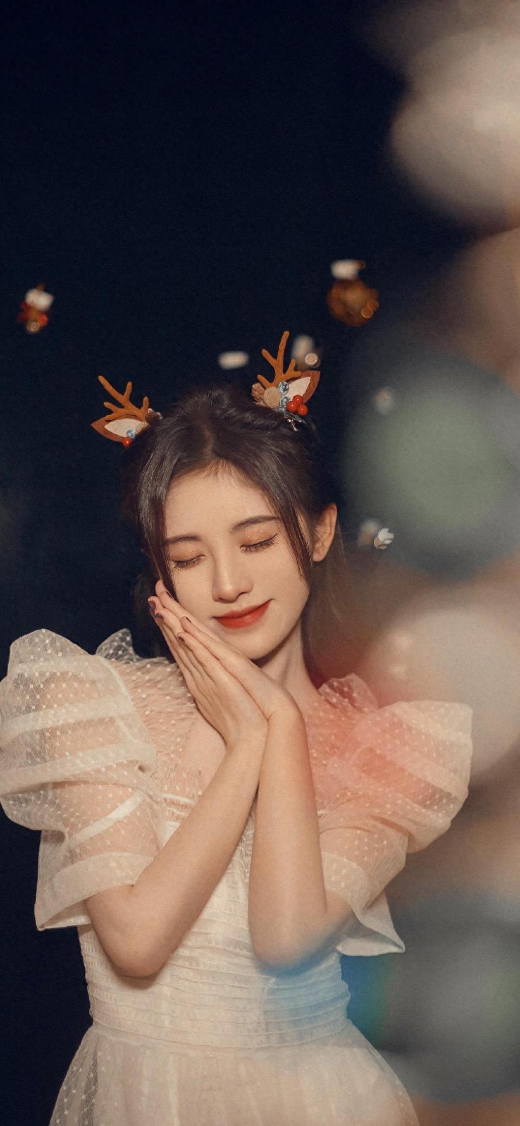 鞠婧祎可爱俏皮手机壁纸