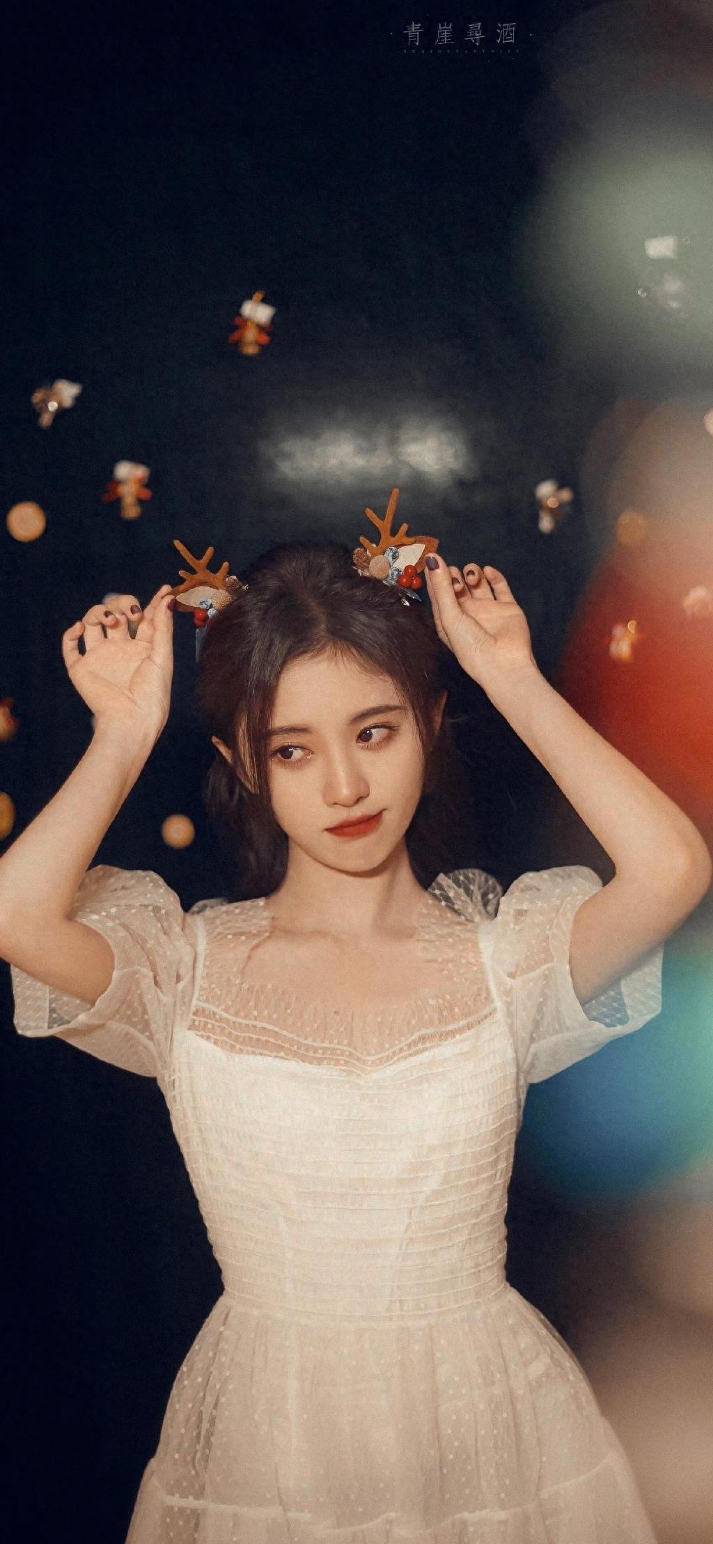 鞠婧祎可爱俏皮手机壁纸