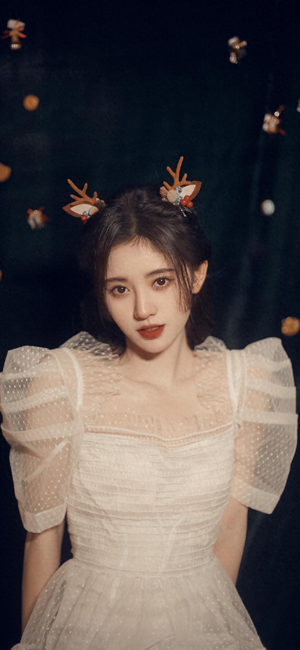 鞠婧祎可爱俏皮手机壁纸