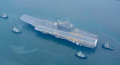 ​号称超越福建舰，建造17年的印度国产航母终于服役，却没有舰载机