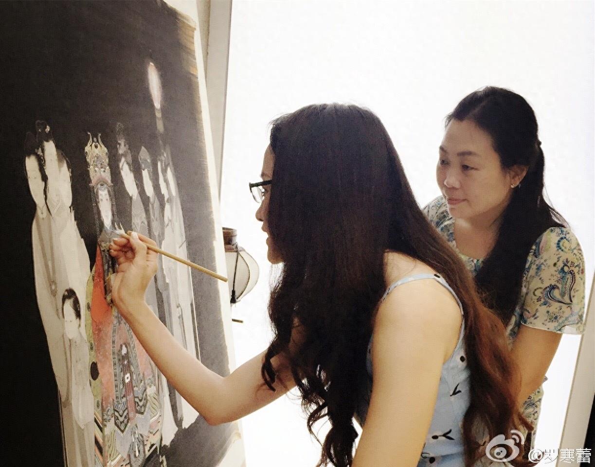 70后美女工笔人物画家罗寒蕾作品：在温情中绘制纯洁的梦