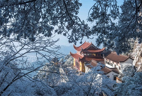 西九华山旅游风景区位于河南省固始县，观赏面积120平方公里