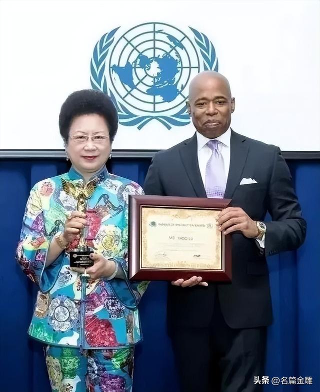 老板蚕丝被真假鉴别（24年坚守假一赔亿诚信品牌金加瀛创始人卢亚波蚕丝被怎么辨别真假）(3)