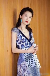 她是雷佳音的同班同学,却一直“被豪门”,如今凭借实力再次爆红