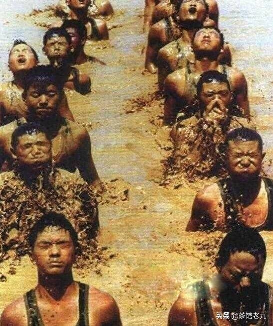 珍贵照片  98抗洪图集看的泪崩，致敬子弟兵