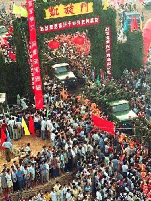 珍贵照片  98抗洪图集看的泪崩，致敬子弟兵