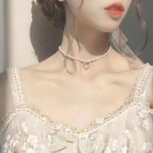 ​女生超美锁骨头像