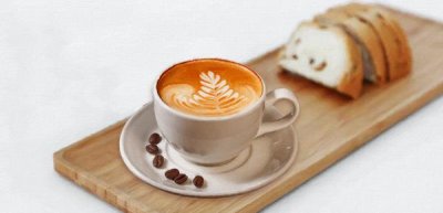 ​眨眼睛很频繁的人