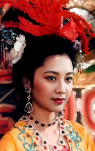 ​女儿国国王朱琳10张私人相册，穿搭又美又仙，本人比荧幕上更漂亮