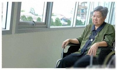 ​母亲89岁了，熬死了大姐，累垮了我，她再不死我们都要死了