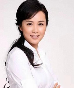 ​蒋雯丽母亲：生三个女儿，二女儿最漂亮，小女儿的感情让她操碎心