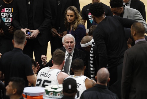 篮球——NBA季后赛:马刺胜掘金