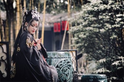 ​小说：菡芝仙被打回了天宫，打神鞭厉害对付不了，玉帝：朕有妙计