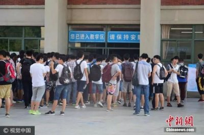 ​大学四六级今天开考，未来英语该如何改革