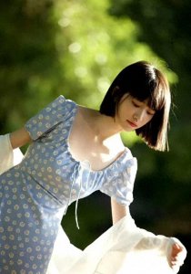 ​北影新人杨肸子：美丽绽放，动人心弦