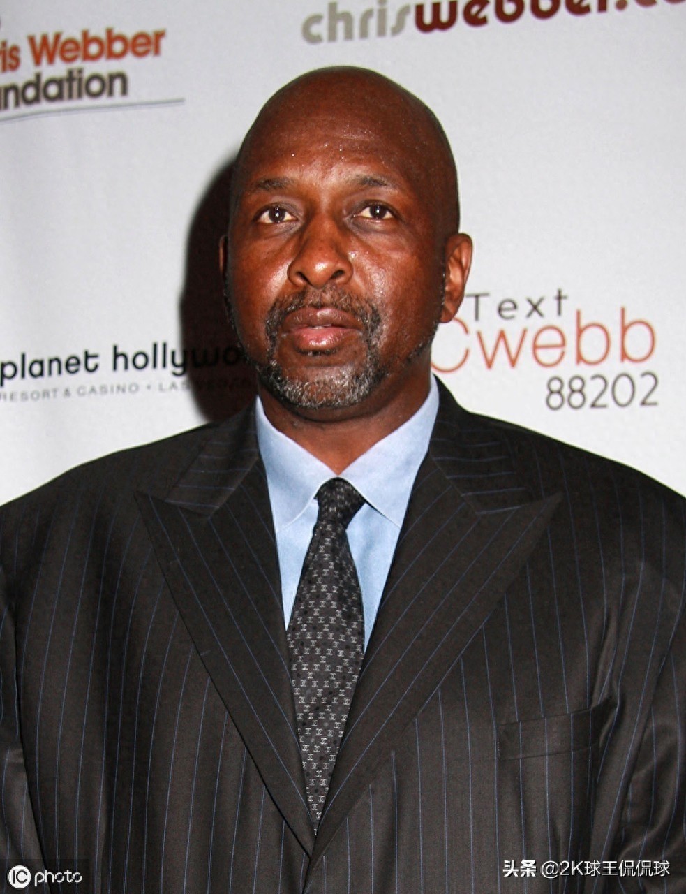 他是最伟大中锋之一，更是著名篮板球大王！摩西·马龙有多强？