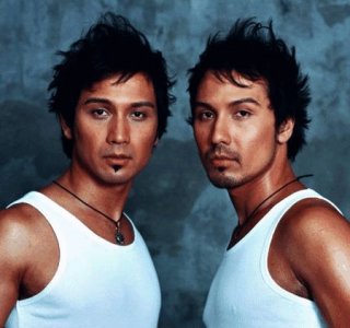 ​东北人的福音超火粤语歌谐音翻译《风的季节》