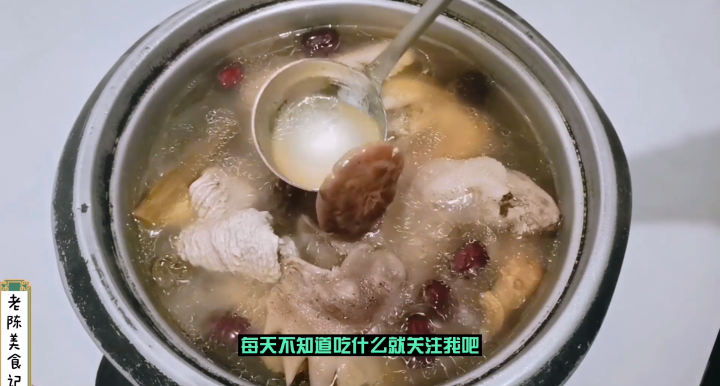 清炖鸡怎么炖（原味清炖鸡汤正确做法技巧）