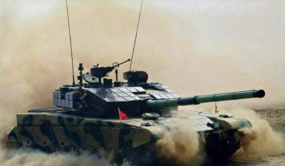 ​曾连续扛住两发红箭8导弹！陆战之王99式主战坦克就是这么牛！