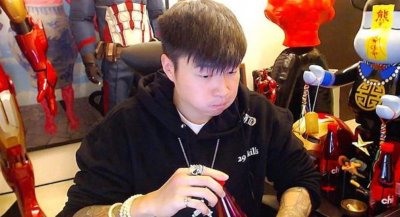 ​自称月入千万，曾在葫芦岛与警察发生冲突，帝师与小智有何恩怨？