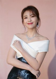 ​美人在骨不在皮：几乎同样的长相，为啥刘涛比曹曦文更好看一些？