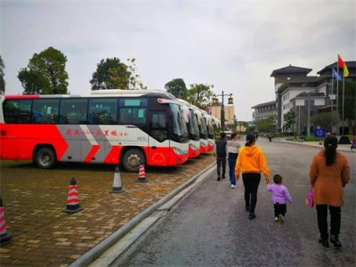 ​三里畈温泉开通旅游直通车，打造一站式旅游服务平台