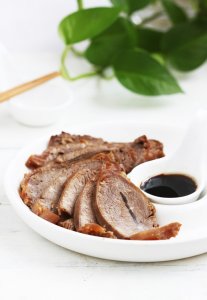 ​过年宴客不用忙，这10道菜可提前做好，到时切一下，就是一道大菜