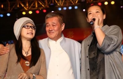 ​葛淑珍：被赵本山抛弃后，独自养活一双儿女，如今苦尽甘来