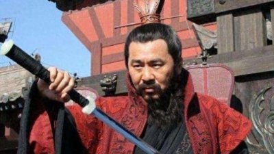 ​难怪曹丕只活了40岁，曹操尸骨未寒，他就做了这两件事，件件折寿