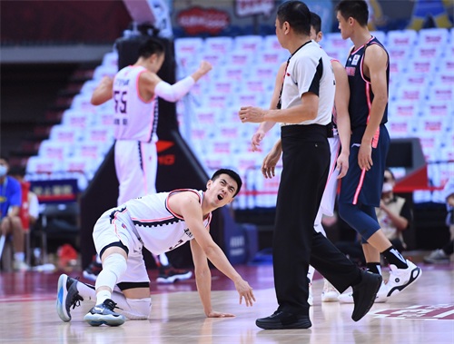 篮球——CBA总决赛第二场：辽宁本钢对阵广东东莞银行