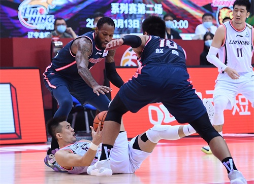 篮球——CBA总决赛第二场：辽宁本钢对阵广东东莞银行