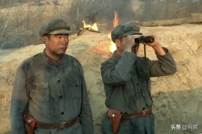 ​战斗正酣，川军忽然枪口朝下跑过来：不要打，我们起义了