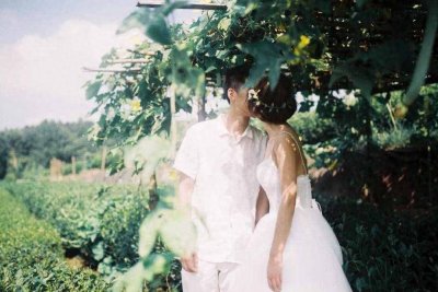 ​为什么情侣要接吻？口水不脏吗？这是正常的需求，身体会有变化