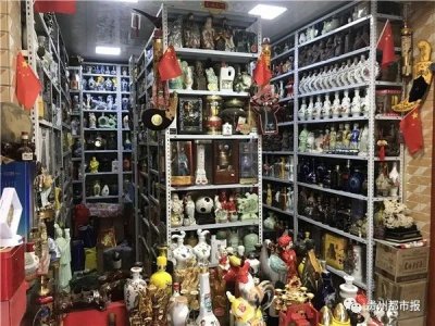 ​别人爱酒，他爱酒瓶！收藏了8000多个…