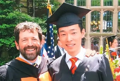 ​2011年耶鲁毕业海归，放弃百万年薪到山里当村官