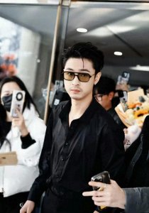 ​＂秦霄贤冷静应对舆论，矢志不渝专注相声事业＂