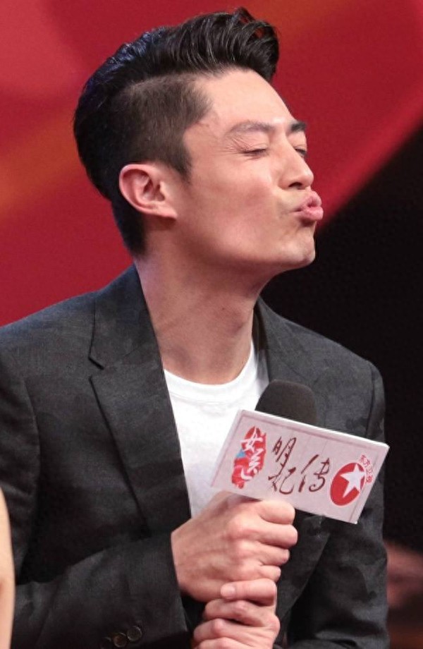 霍建华新年贺岁系列表情包—“别说话，吻我~”