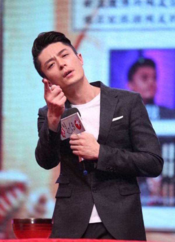 霍建华新年贺岁系列表情包—“别说话，吻我~”