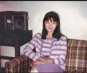 ​70年代，洪晃年轻的照片，外公章士钊、继父乔冠华，母亲也很有名