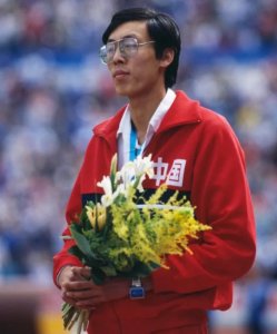 ​朱建华：中国跳高史的传奇，保持38年跳高纪录，至今无人打破