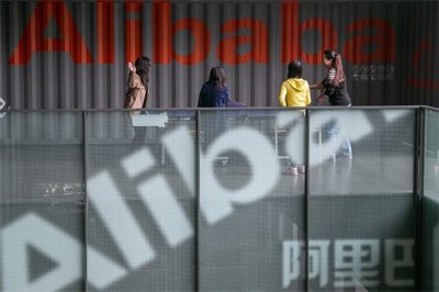 ​“阿里女员工被侵害”案一审关键证据披露：王某文脖子“草莓印”成脱罪证据，