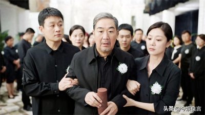 ​70岁张国立新剧爆火，儿子张默两度涉毒毁前程，43岁未婚还在啃老