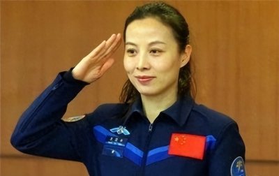 ​牺牲太大！王亚平曾谈太空之旅的辛酸，落地后身体弱连路都走不了