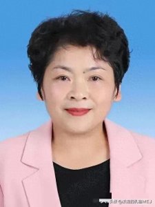 ​江西最美女贪官落马，长的肤白貌美 最爱穿衣打扮， ＂美颜滤镜＂碎了